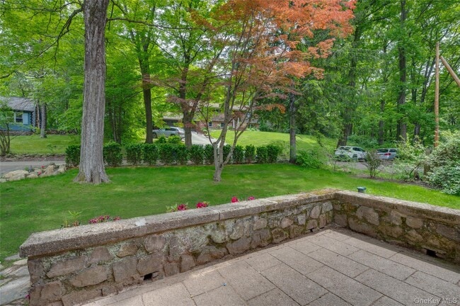 Photo - 16 Locust Dr