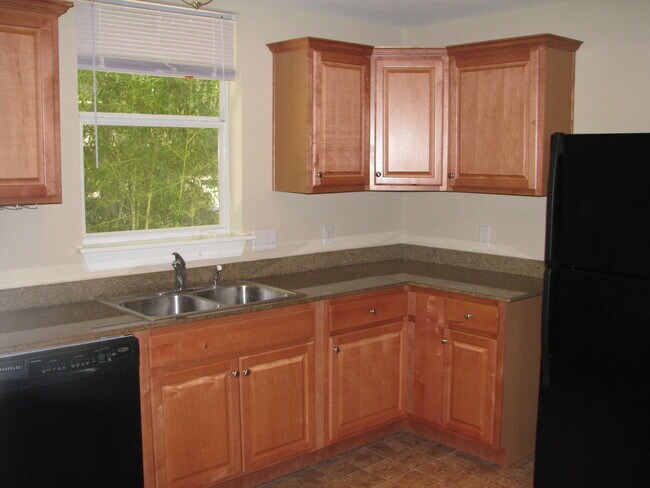 Photo - UT PRE LEASE: Remodeled North Campus Bunga... House