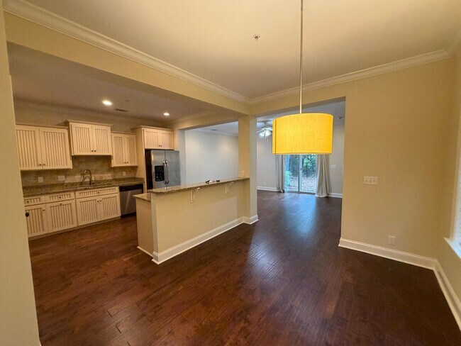 Photo - 501 Reserve Ln