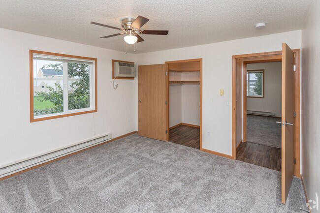 3BR, 2BA - 1,181 – 1,280SF