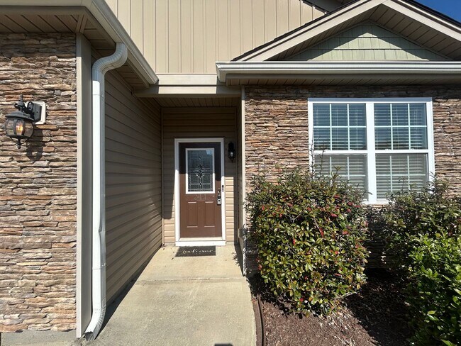 Photo - Bright and Spacious 3/2 Available Now!