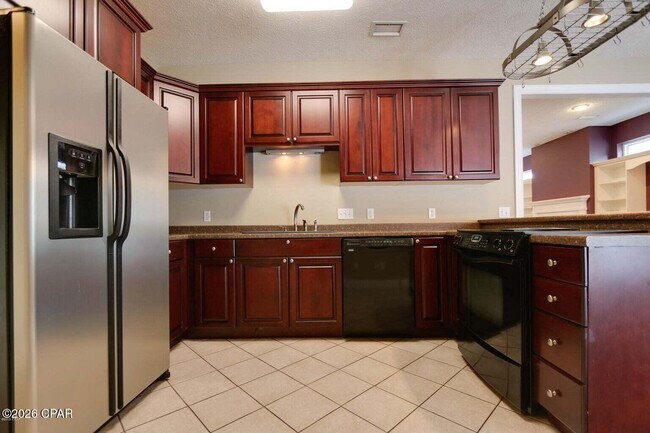 4026 Oak Forest Dr