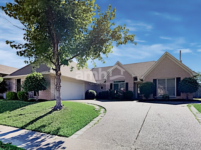 Photo - 1444 Albon Dr House
