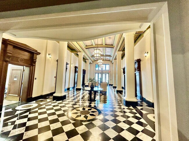 835 Locust Ave
