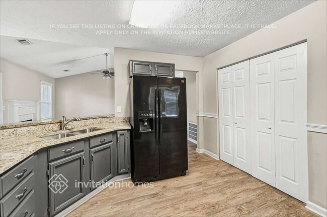 3813 Willow Tree Cir