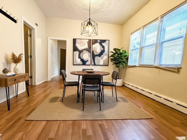 Photo - 8125 S Escanaba Ave