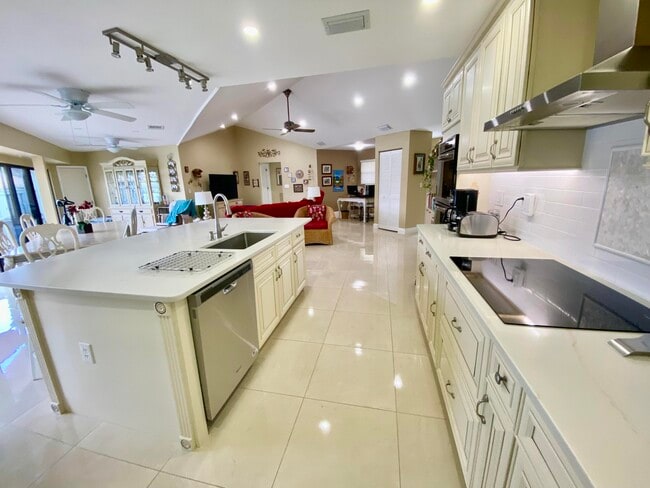 Photo - 1127 E Seminole Ave