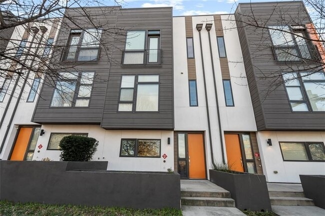 Photo - 63 Reynolds Square Ln