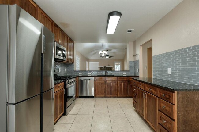 Photo - 5208 Walnut Grove Ct