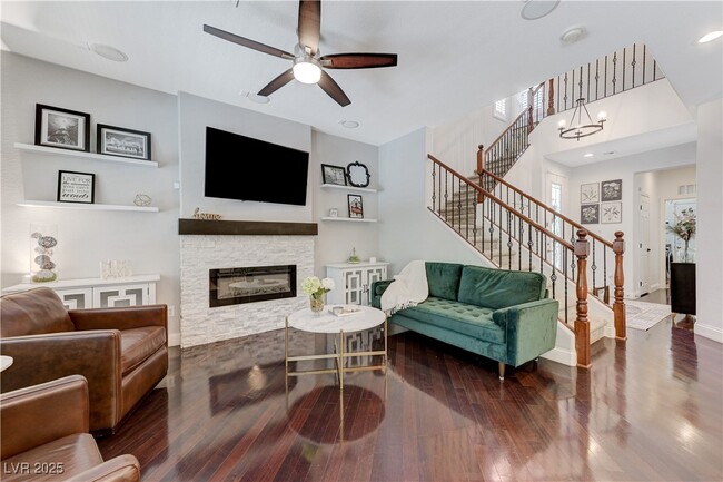 Photo - 937 Ambrosia Dr House