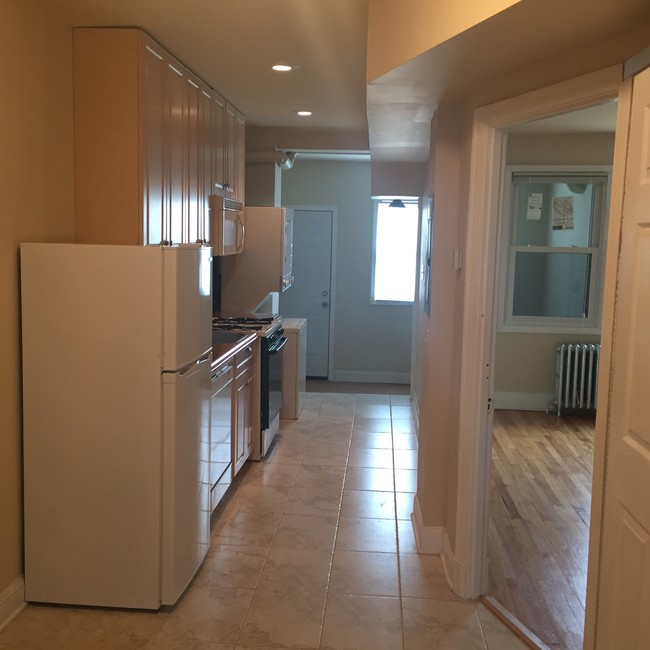 Building Photo - 2821 7th St NE Unit 2