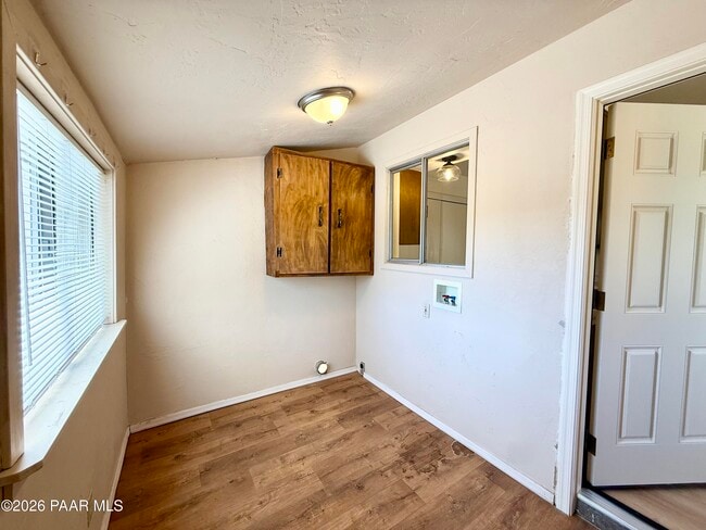 Photo - 2859 Meadow Ln