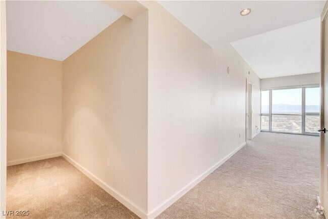 Building Photo - 4471 Dean Martin Dr Unit 3808 Rental