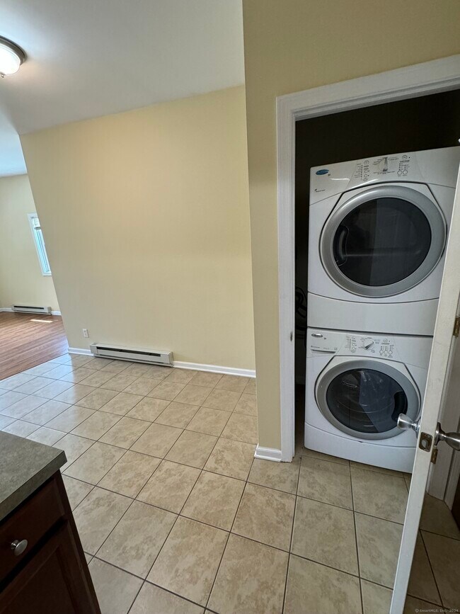 Photo - 422 Main St Unit 2A