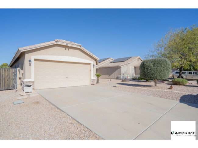 Photo - Gorgeous San Tan Valley 4/2 House with Vaulted Ceilings & Spacious Backyard!