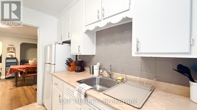 Photo - 725 Melbourne Ave Unité 2