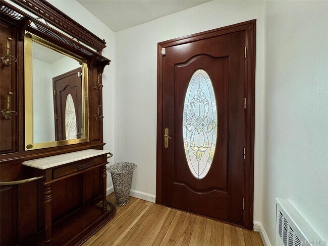 Photo - 23 Center Dr