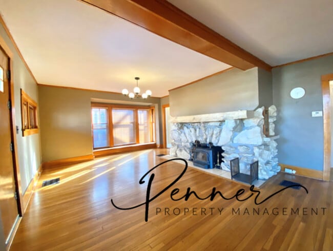 Photo - 127 E Kansas Ave