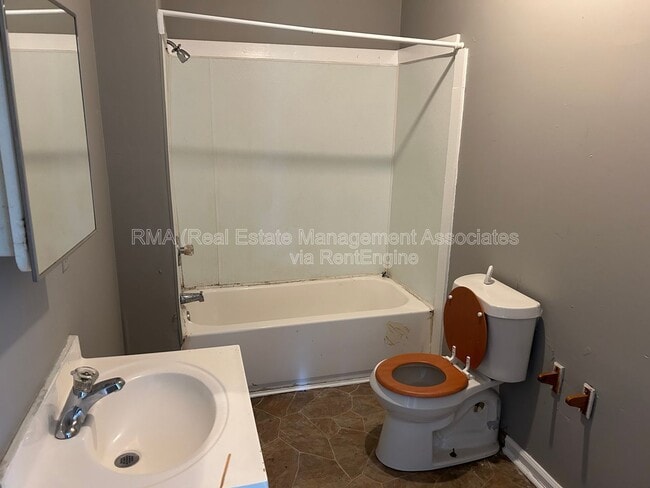 Photo - 113 W Tinsley St Unit B