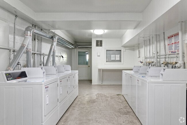Building Photo - Del Ray Bellefonte Rental