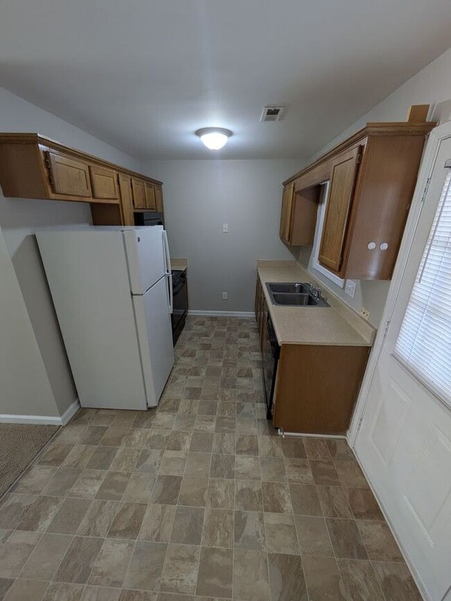 Photo - 2BD/1.5BA Townhome At Strawberry Patch Complex in Hickory