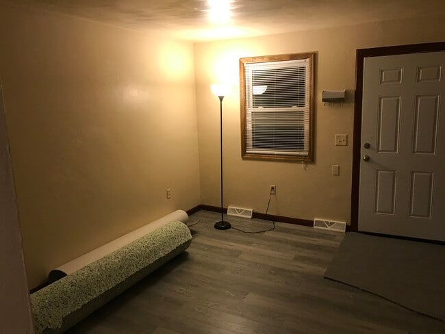 Photo - 1318 E 38th St