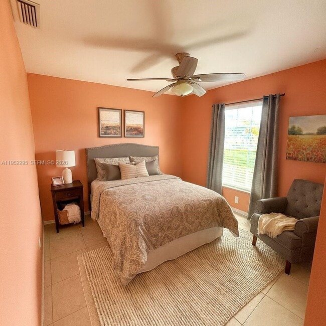 Photo - 118 NE 9th Ct