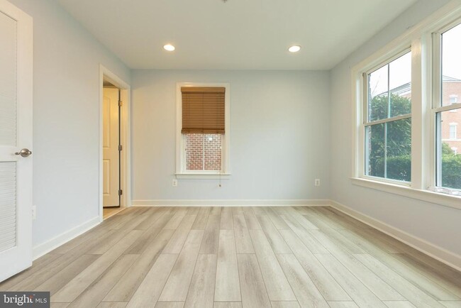 Photo - 336 Grand St