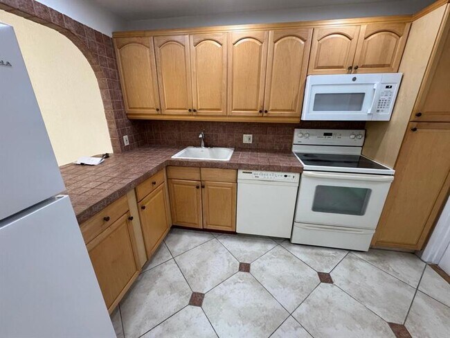 Photo - 3200 N Palm Aire Dr Unit 705