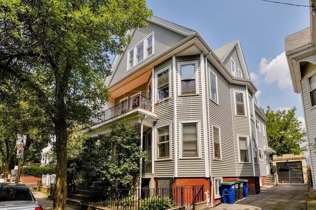 Building Photo - 123 Walnut St Rental