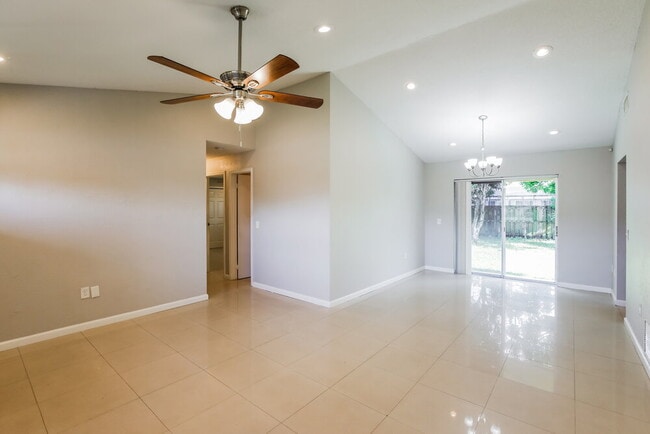 Photo - 11460 NW 40th Pl
