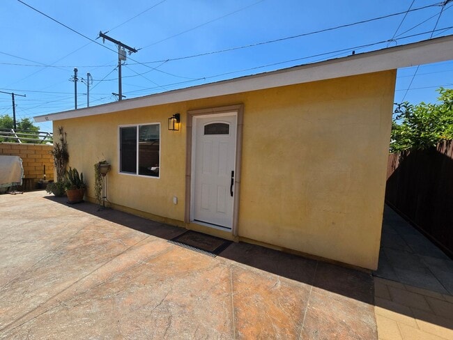 NEW 2 bedroom / 1 bathroom ADU in the city... - NEW 2 bedroom / 1 bathroom ADU in the city... House