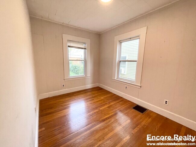 Photo - 122 Buttonwood St Unit 1