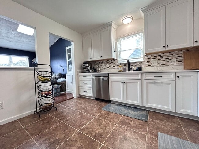 Photo - 3-bedroom Gem in the heart of Virginia Beach! "ASK ABOUT OUR ZERO DEPOSIT"