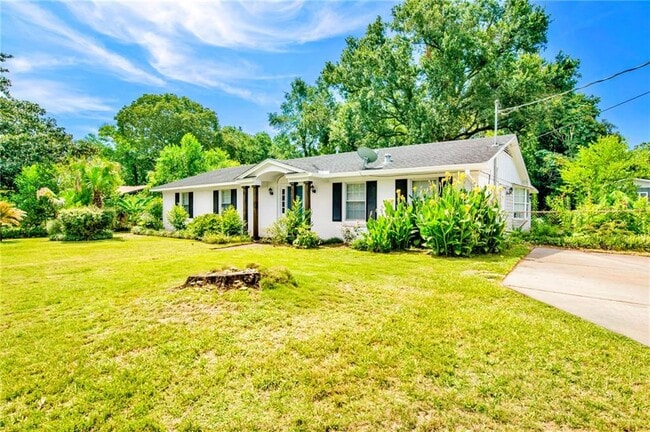 Building Photo - 6023 Lazy Ln Rental