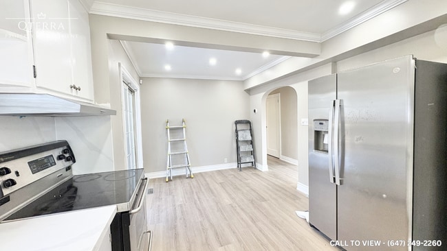 Photo - 1052 King St E