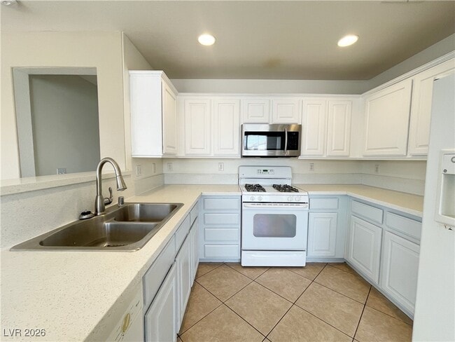 Photo - 990 Cantabria Heights Ave