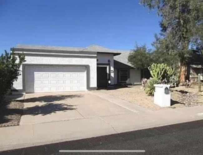 Building Photo - 3250 W Helena Dr