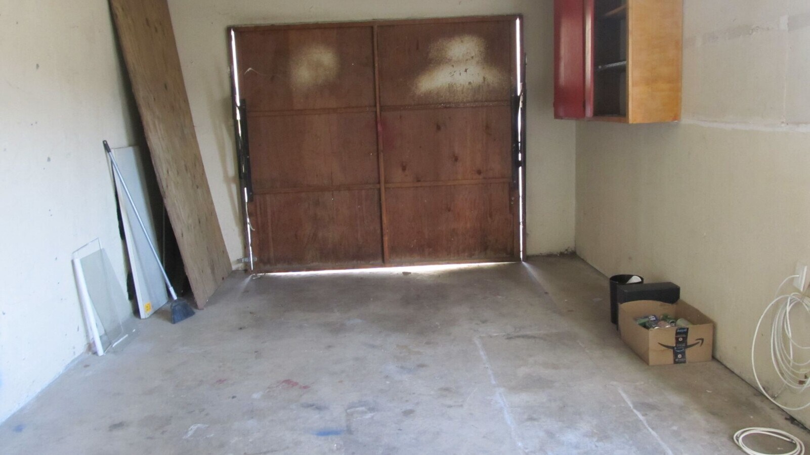 Photo - 1 car garage alley entrance