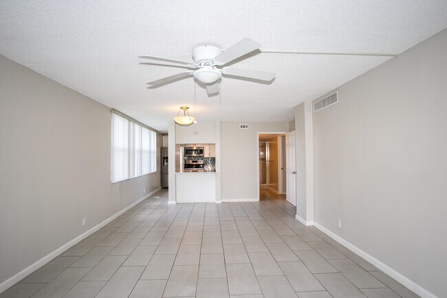 Photo - 9441 Live Oak Pl Unit 106