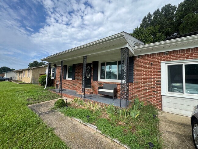 2041 Midway Ave