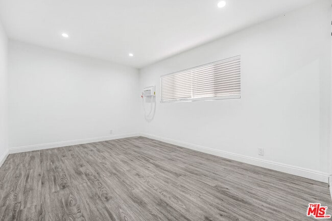 Photo - 317 S Kenmore Ave Unidad 16