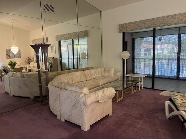 Photo - 10399 S Circle Lake Dr Unit 202