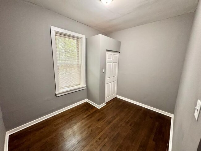 Photo - 7841 S Drexel Ave Unidad 1F