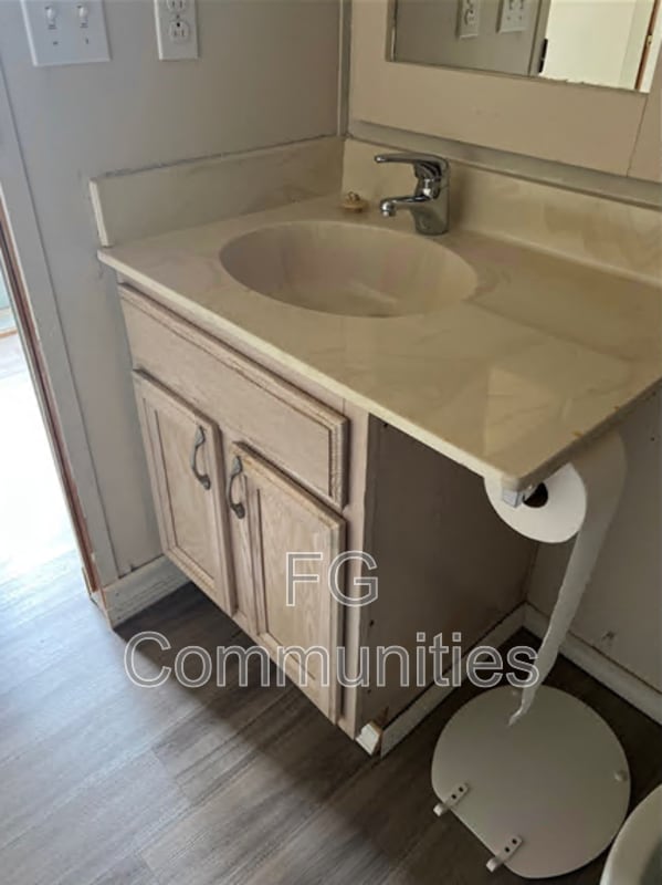 Photo - 105 Oak Knoll Dr