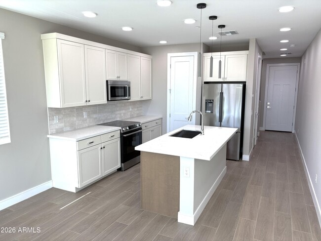 Photo - 1021 E Pasadena Ave