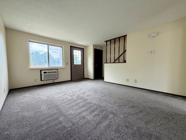 Photo - 331 Locke Ave NW