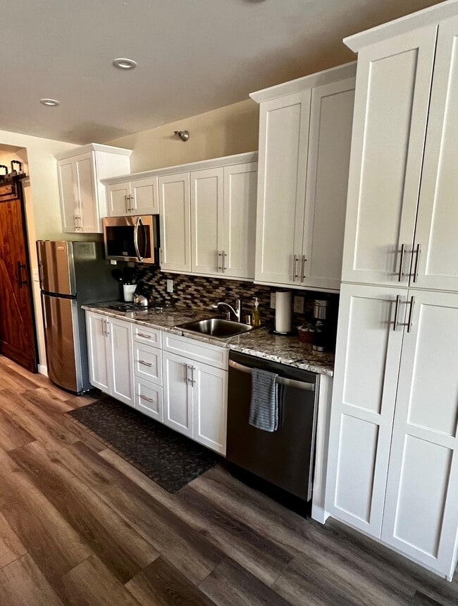 Full Kitchen - 29 Montelago Blvd Unit 119