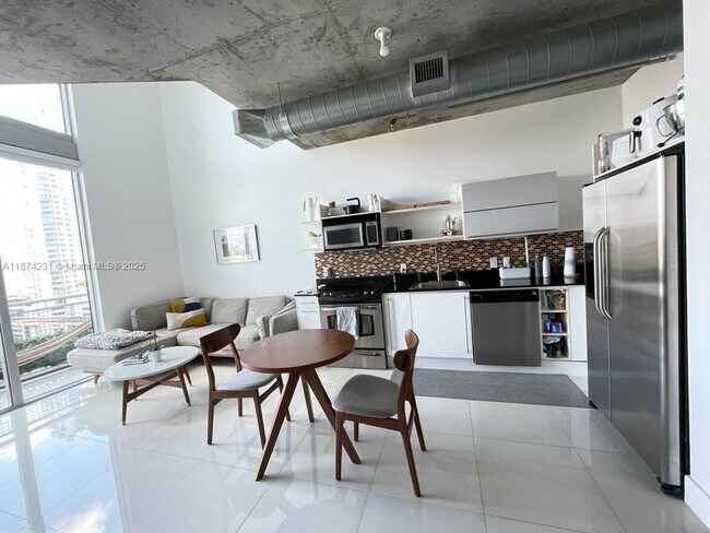 Building Photo - 690 SW 1st Ct Unit 1717 Rental