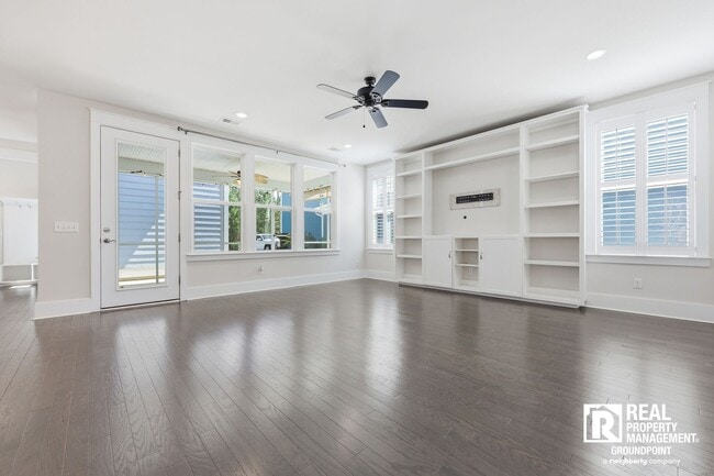 Photo - 236 Oak View Way